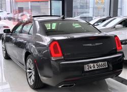 کرایسلەر 300